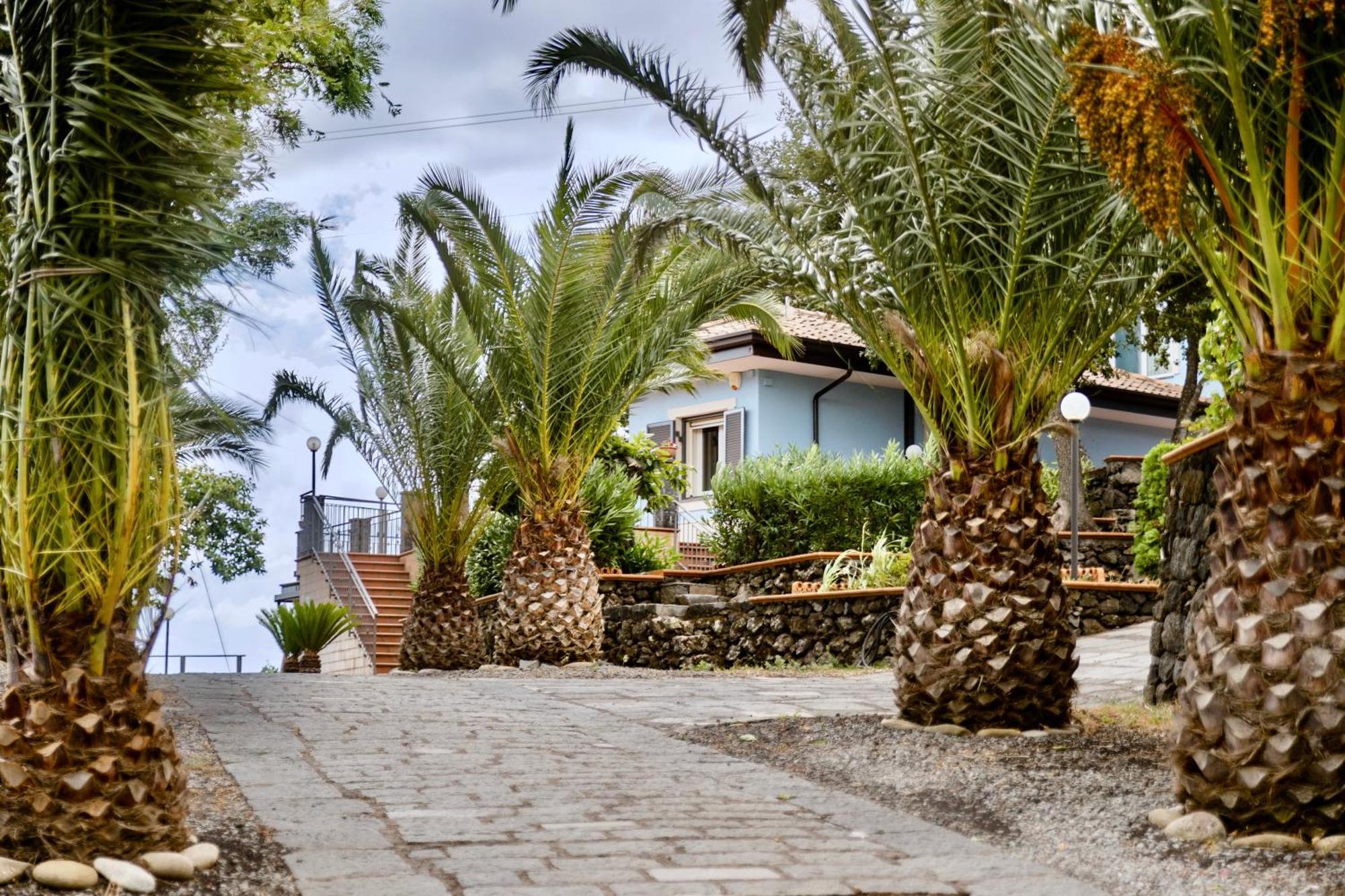 Villa Melany Casa Vacanza Piedimonte Etneo Buitenkant foto